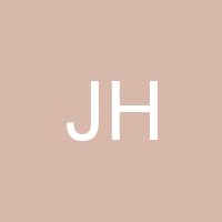 Julia Hardy